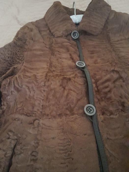 Продам пальто каракуль