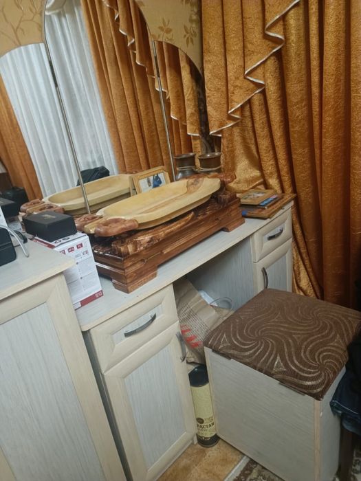 Продам спальний гарнитур