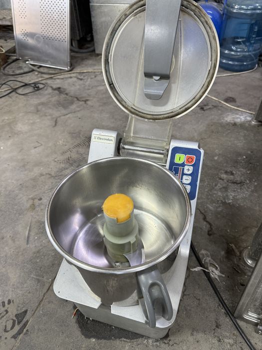 Куттер Овощерезка Electrolux Блендер