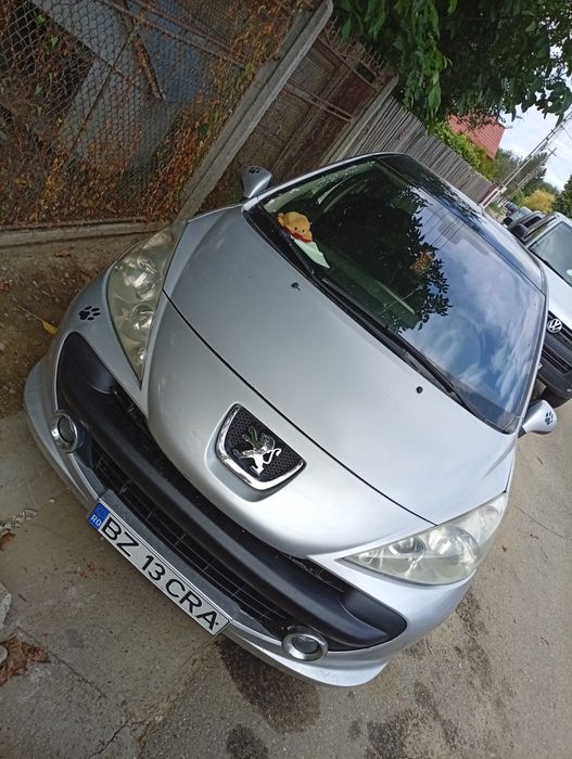 Vând Peugeot 207