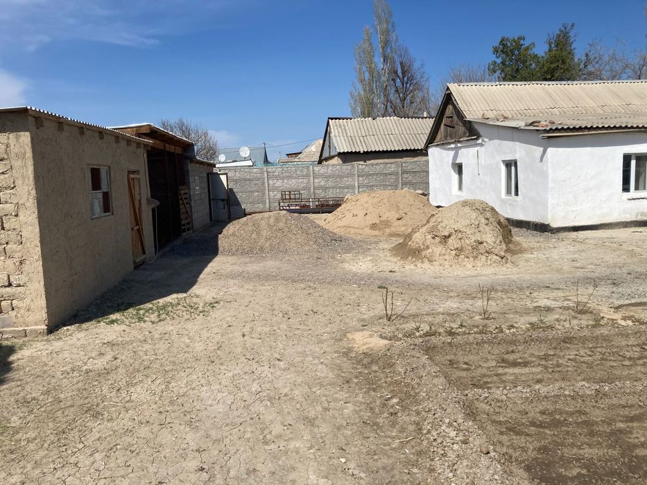 Продается Дом 4 комнаты 10 соток.