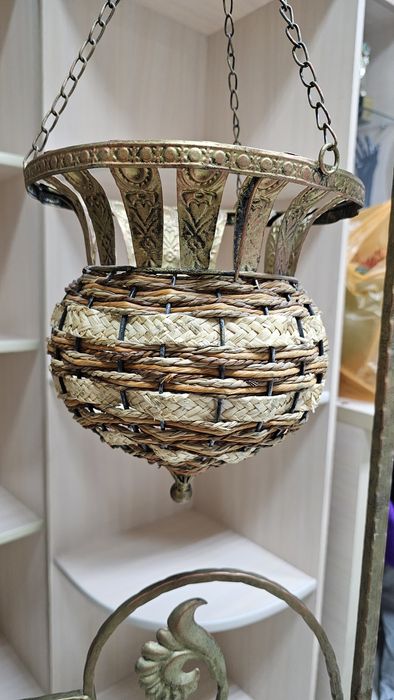 Ширма с подвесными кашпо