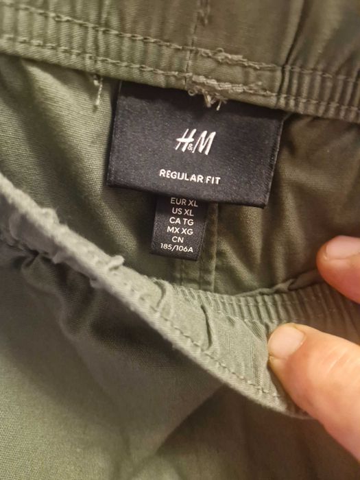 Продават се мъжки къси панталони