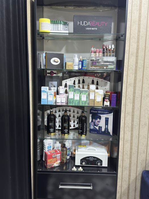 Полка  витрина  для  парикмахерский