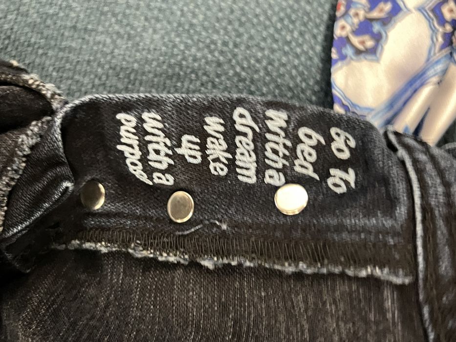 Нов модел дънки JACOB COHEN.С етикети всичко от до.Всички размери.