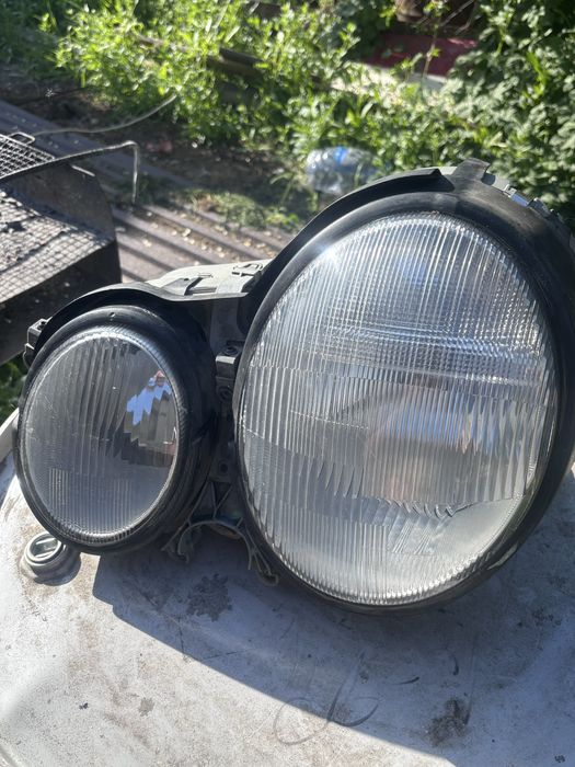 Продам фары от 210 мерседеса