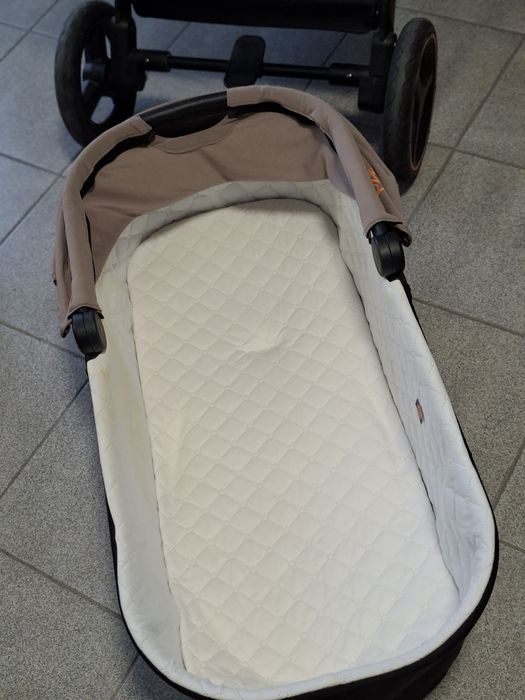 Детска количка много добре запазена