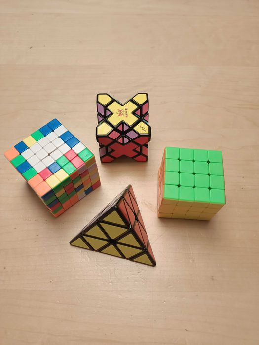 Cuburi Rubik, Kubirik Piraminx, Skweb Extreme
