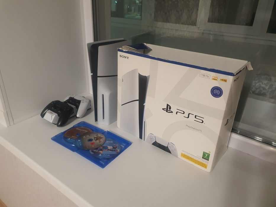 Продам PS5  или обменяю на айфон