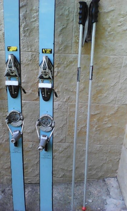 Ски, автомати, щеки, обувки и детски