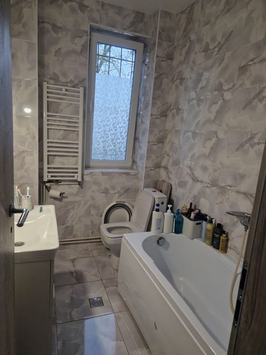 Apartament 3 camere,  2 bai, 62 mp renovat, Bucurestii Noi Jiului