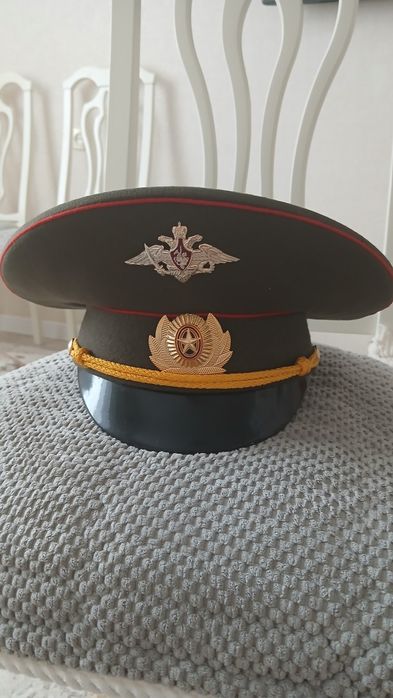 Военные головные уборы.