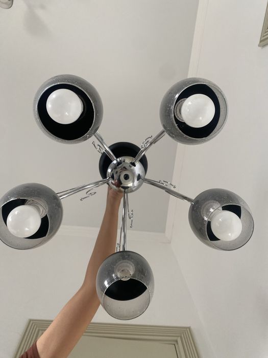 Продаю люстру б/у