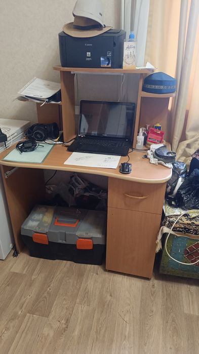Стол компьютерный