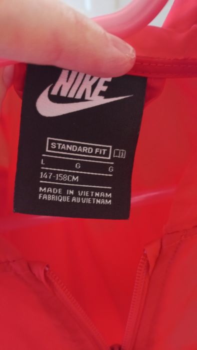 Нова ветровка Nike