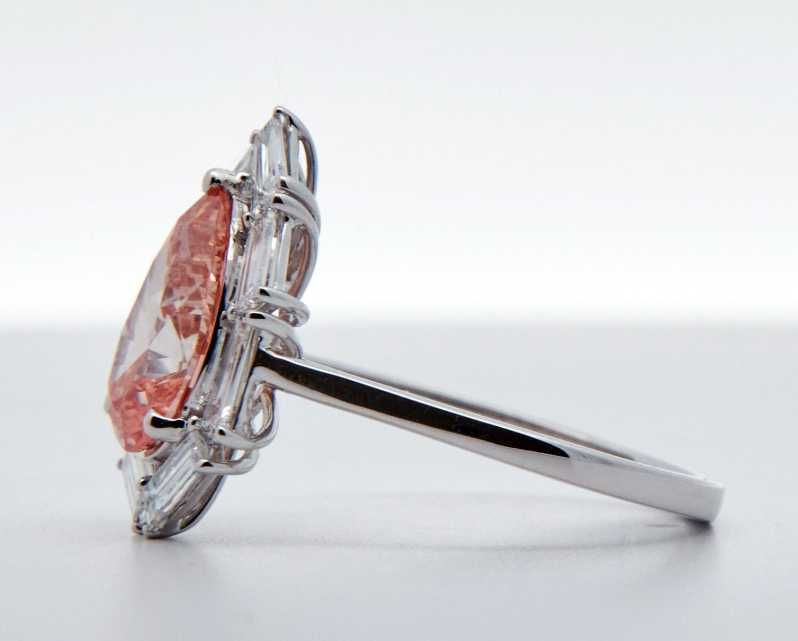 Inel superb cu diamant LG Fancy Vivid Pink