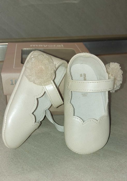 Обувки бебе Mayoral. Подходящи за официален повод.