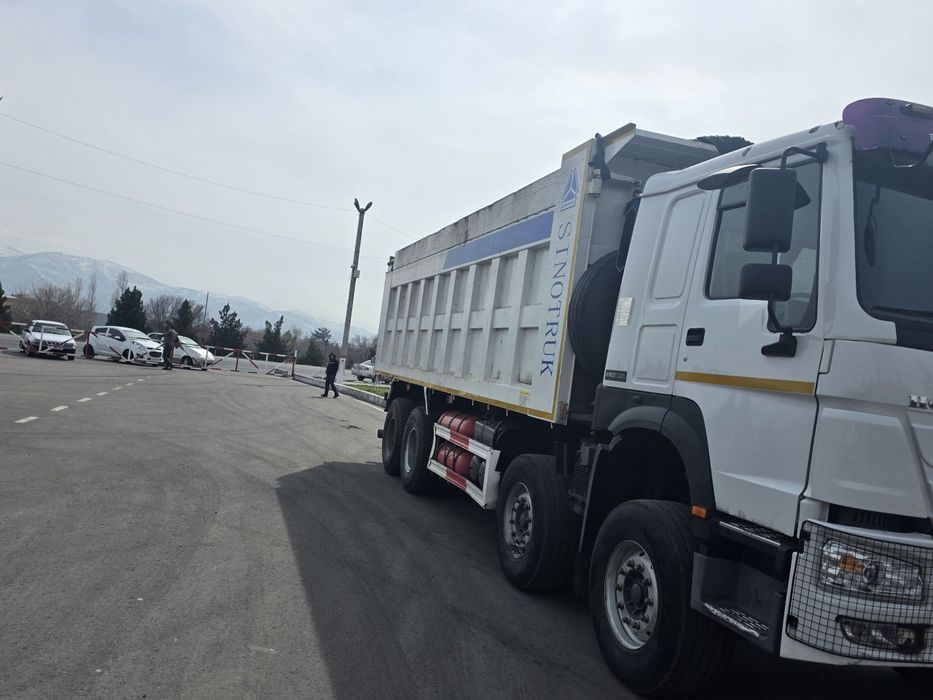 Howo 40 tonna 2023yil prabeg 75.000