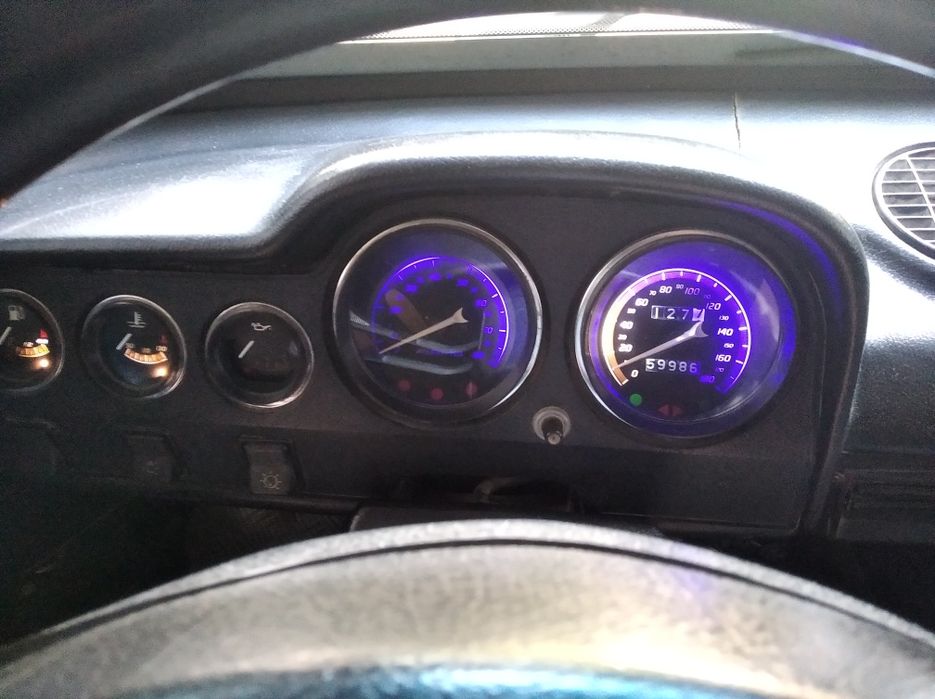 Ваз 2101  прицепи билан сотилади.