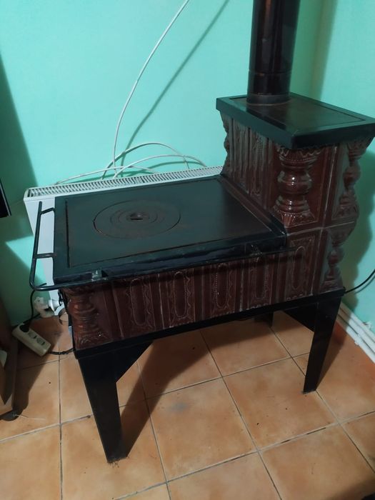Sobă teracotă cu plită