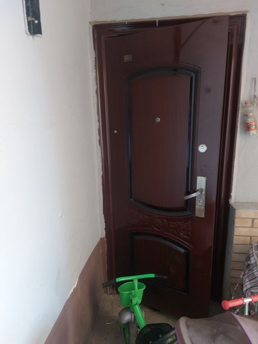 Продаётся квортира двух комнаный.Адрес:северный