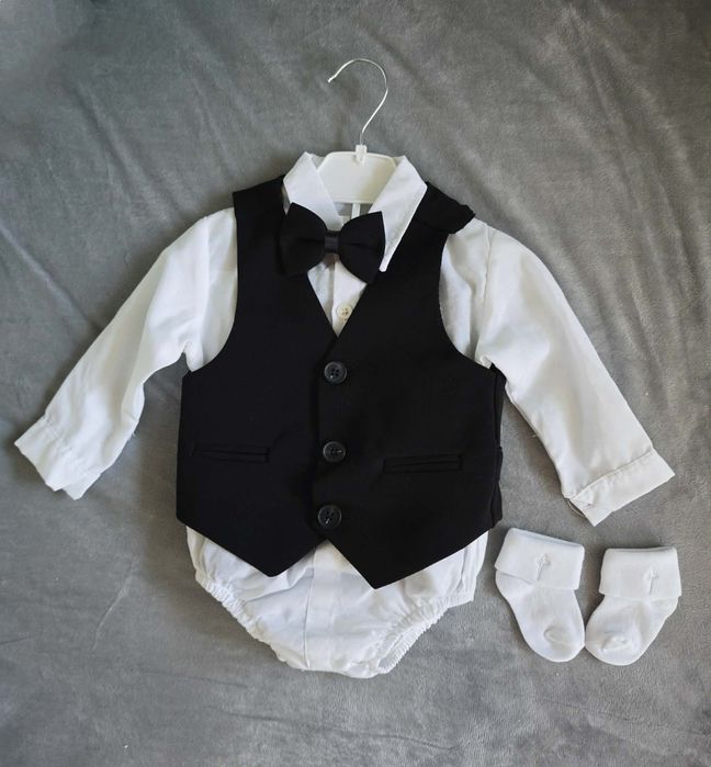Бебешки официални костюмчета