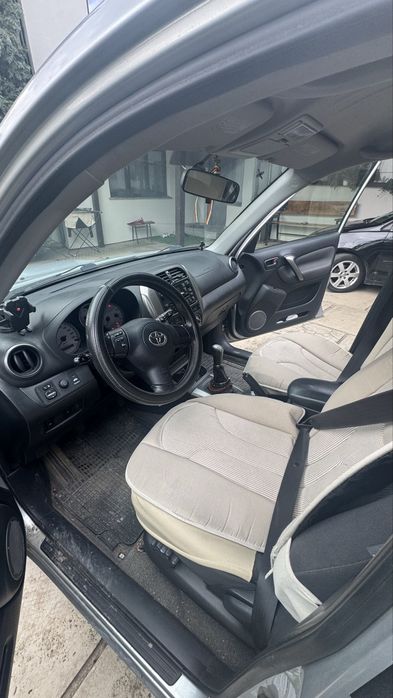 Vând Toyota RAV 4 2004 4x4 2.0 Diesel