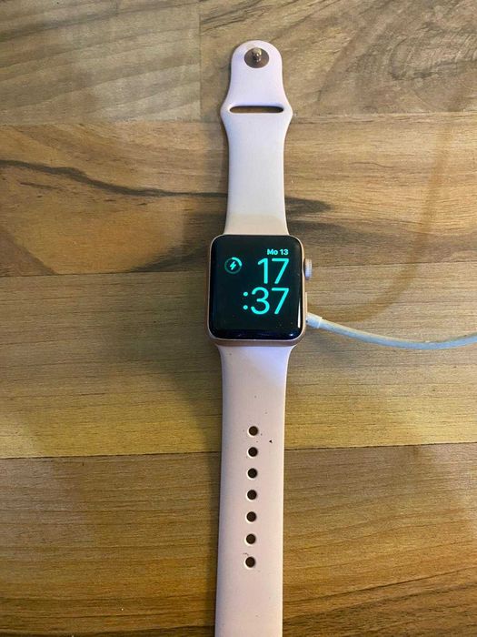 Apple Watch Series 3 – 38 мм алуминий в розово, GPS + LTE, с 2 каишки