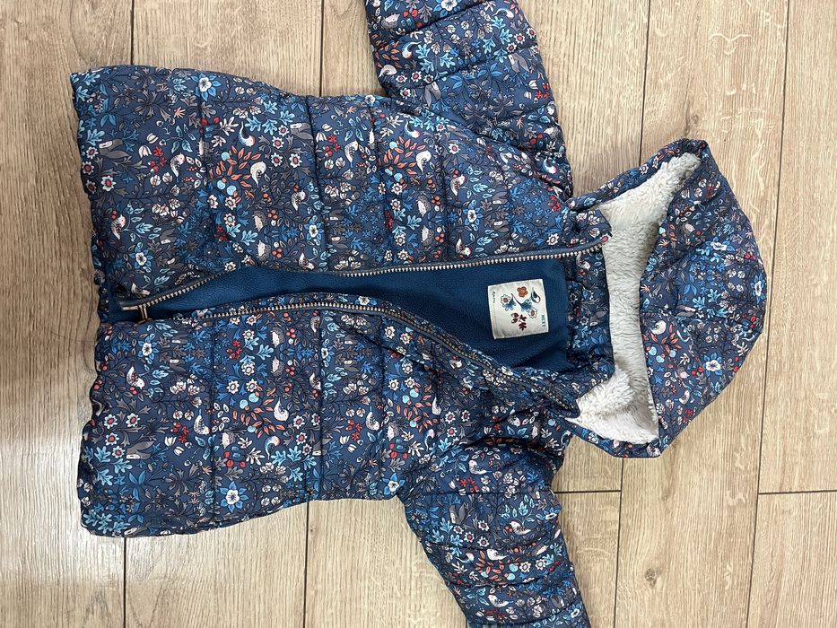 Продам куртку на девочку