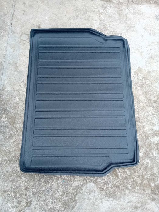 Стелка в багажника Опел Астра Н