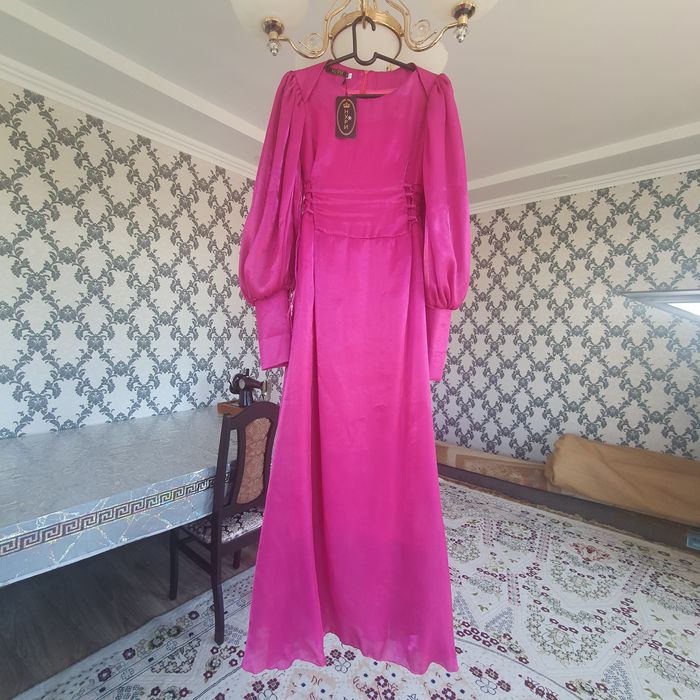 Продается новая вечерняя платья