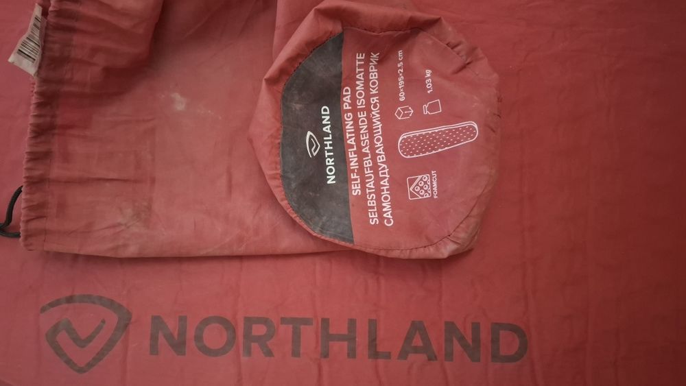 Продам 2 шт самонадувающихся коврика