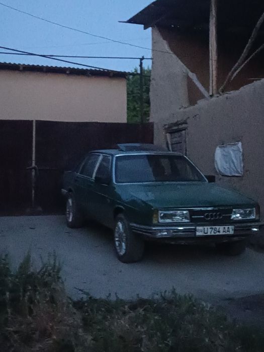 Audi 100 c2 holati zor