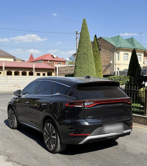 BYD Tang Hybrid DM-p •