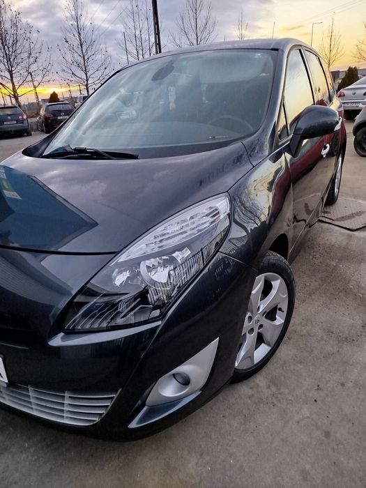 Vând Renault scenic 3