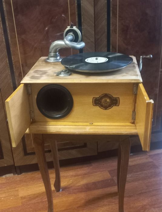 Патефон начала ХХ века Европа