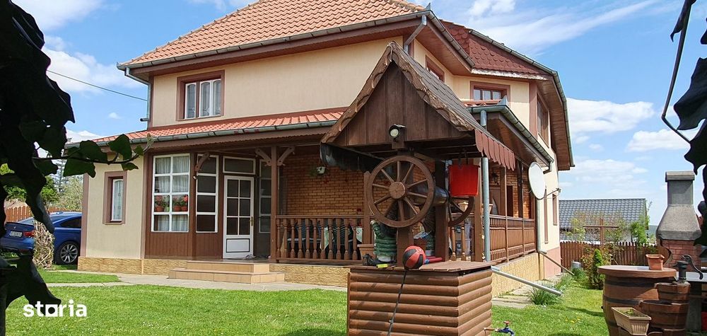 Casă de vânzare Mastacăn, Borlești, 200 m2 / 748 m2, centrul satului