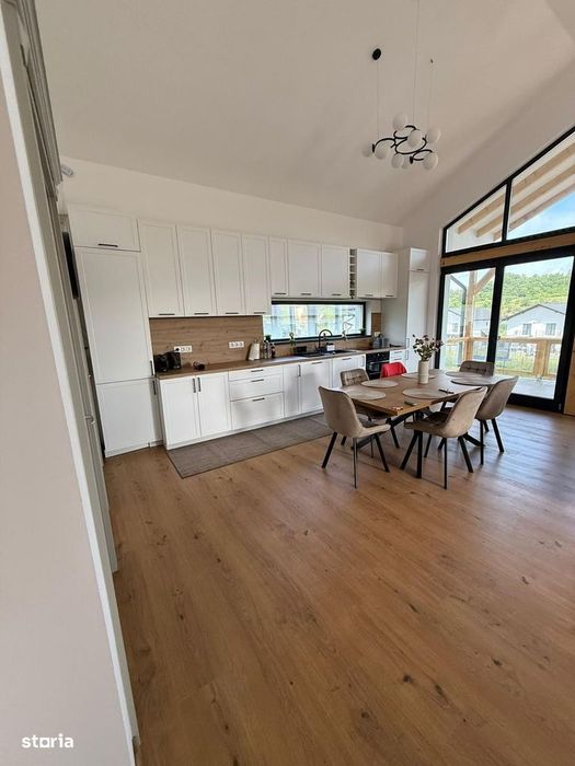 Casa 4 camere,2bai, 700 mp teren,mobilată si utilată