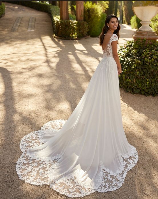 Rochie de mireasa Adriana Alier 2025( Rosa Clara)
