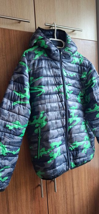 Спортно яке с качулка