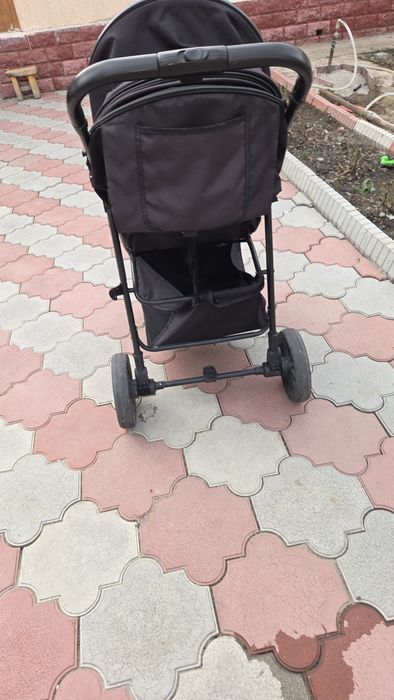 Продам прогулочную коляску
