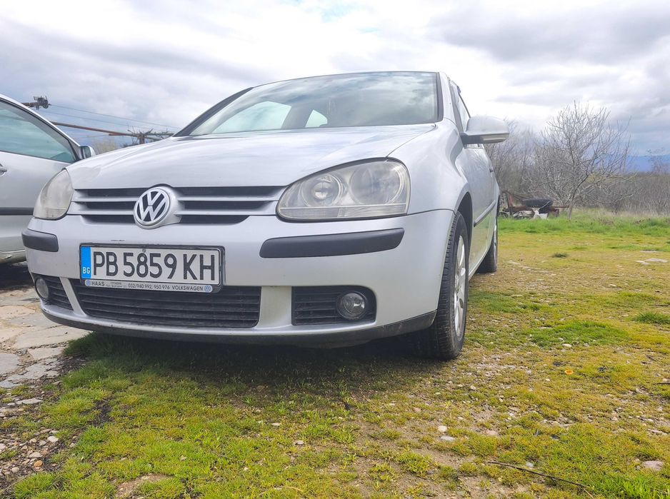 Продавам Golf 5 1.9 TDI