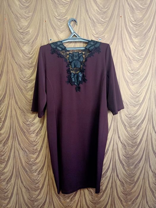 В продаже одежда