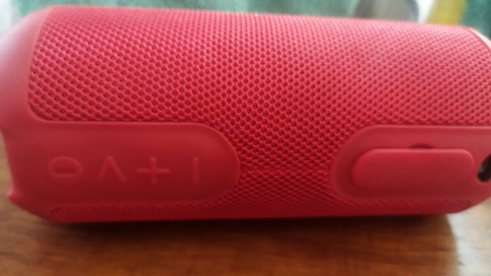 Продам колонку hoco JBL играет громко сочна  басс класс качества супер