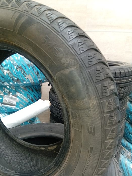Продам одну зимнюю шину