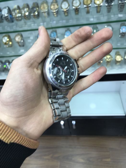 Armani exchange soati sotiladi