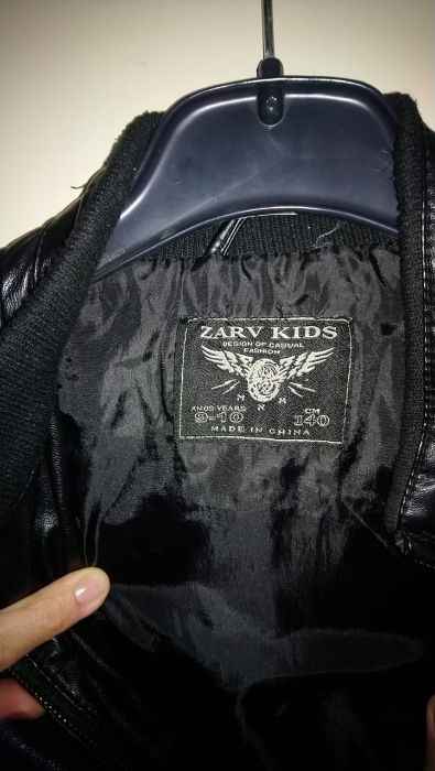 Продам детскую куртку