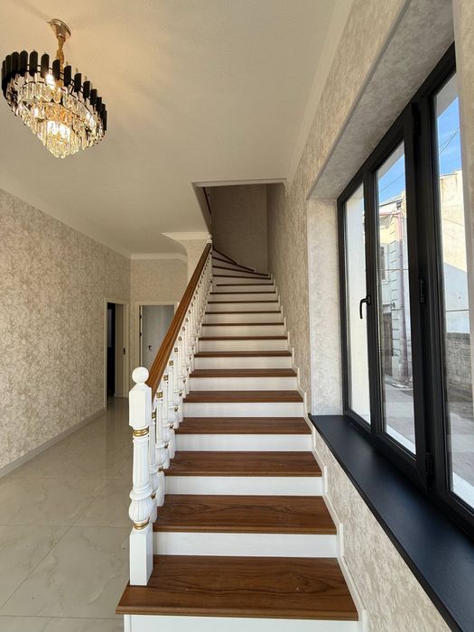 Продаеться новый дом 6 комнатный  кумарык