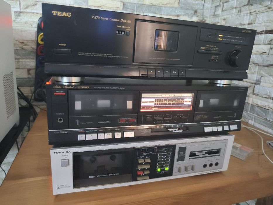 Deck Teac Ficher și Toshiba
