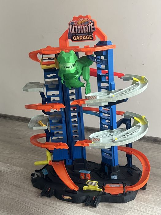 Комплект за игра Hot Wheels - Ultimate garage